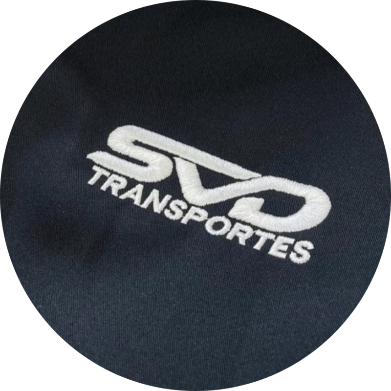 Bordado personalizado em peças corporativas Outplay